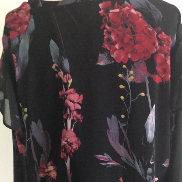 A New Day Floral Top XL Final Sale - Picture 7 of 7